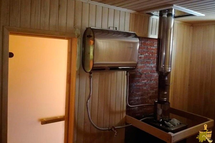 Бак для воды в баню: важные критерии выбора и основные правила монтажа