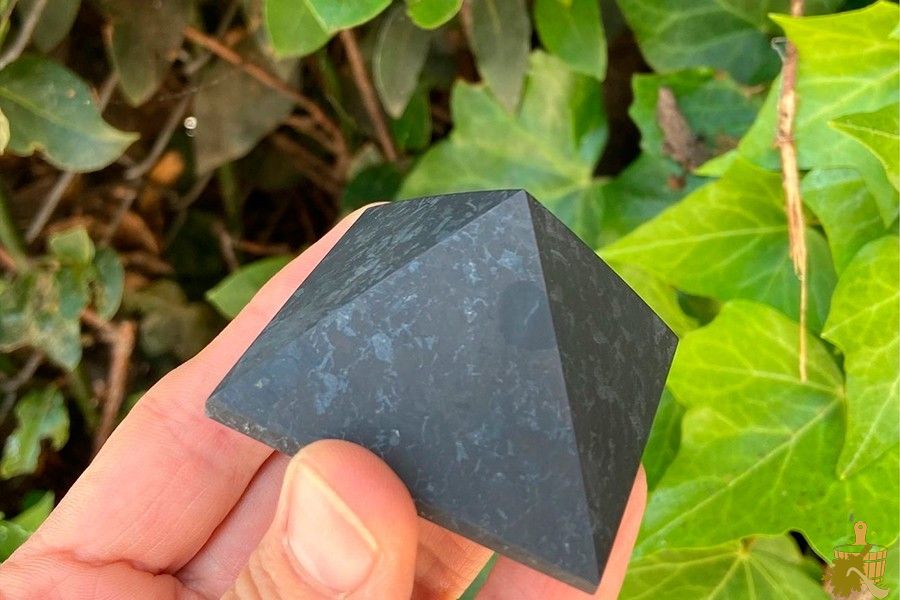 Чем шунгитовая баня отличается от обычной и в чем ее польза (шунгитовая, баня, польза) Чем шунгитовая баня отличается от обычной и в чем ее польза