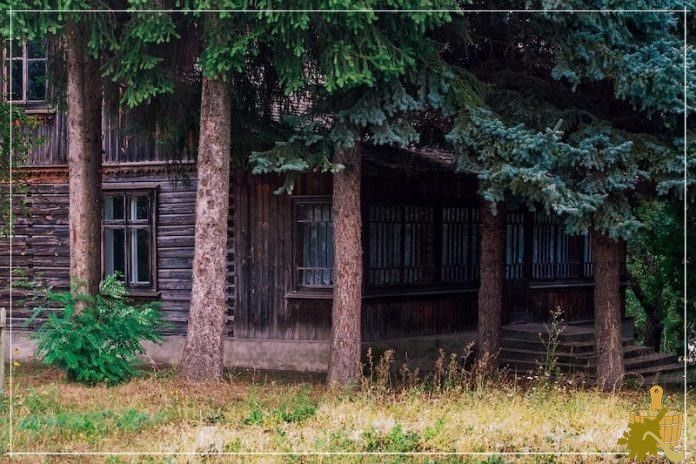 Как заменить нижние венцы деревянного сруба бани и дома