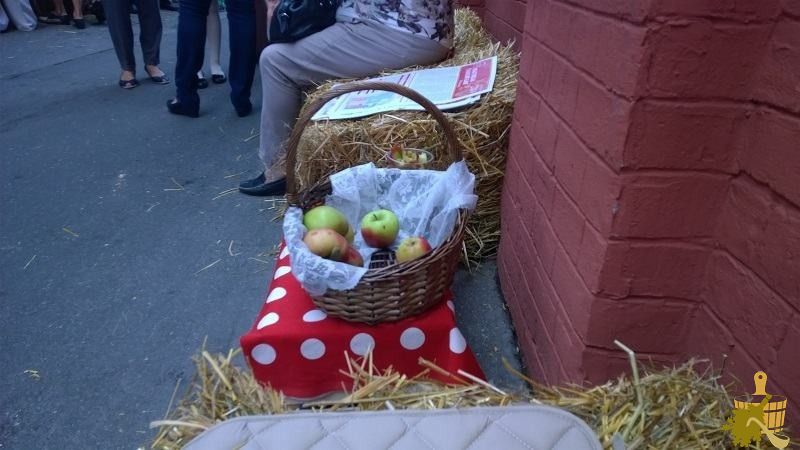 Мои впечатления о фестивале русской бани в Сандунах (впечатление, фестиваль, русская, баня, сандунах) Сидячие места из тюков сена