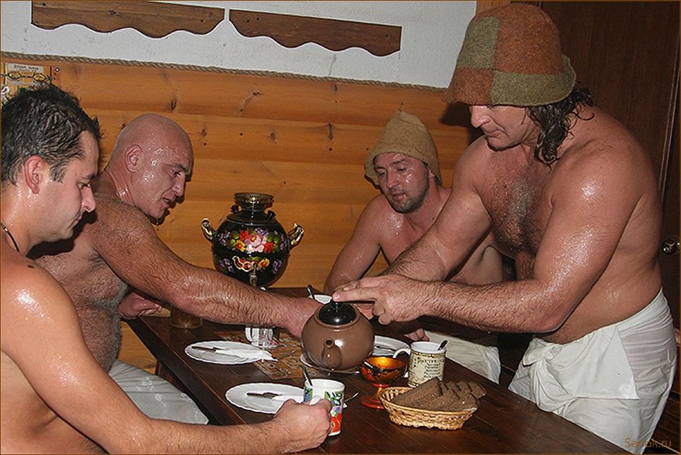В бане с друзьями: идеальное время для отдыха и развлечений